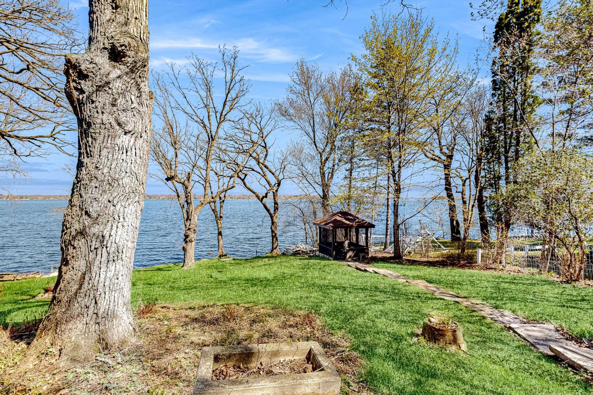 Вилла Antique Lake Front Getaway- The Lake House Ripon Экстерьер фото